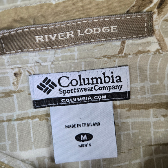 Columbia Khaki Tan Whitetail Deer Button Down River Lodge Shirt Size Medium - Picture 4 of 9